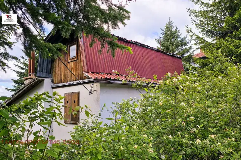 House in Oblast Pernik, Golemo Buchino