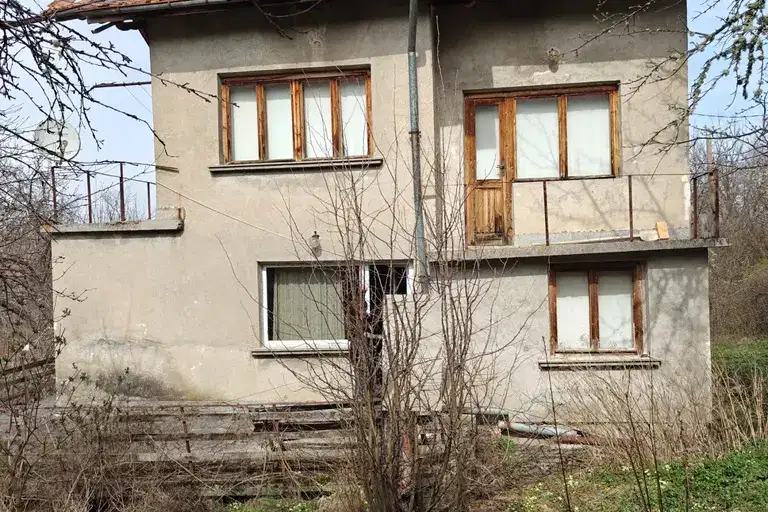House in Oblast Pernik, Klenovik