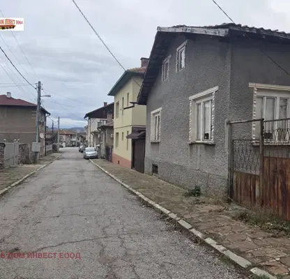 Снимка 3 — Къща в Перник, с. Ноевци
