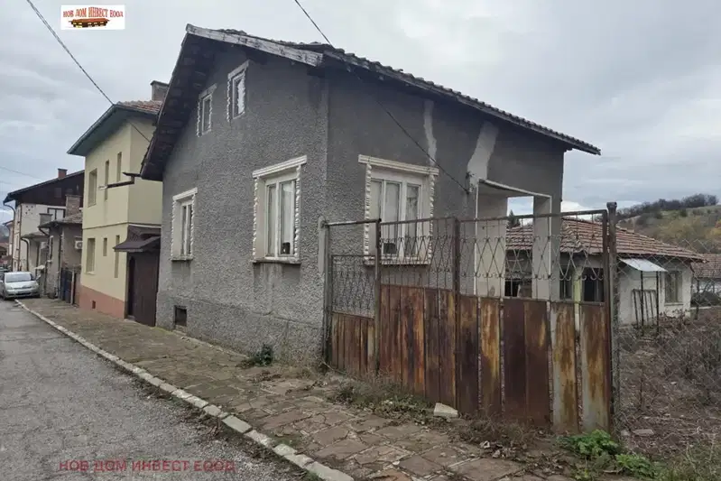 House in Oblast Pernik, Noevci