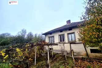 Къща в Плевен, с. Петокладенци
