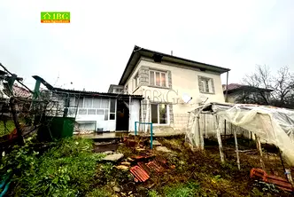 Къща в Русе, с. Баниска