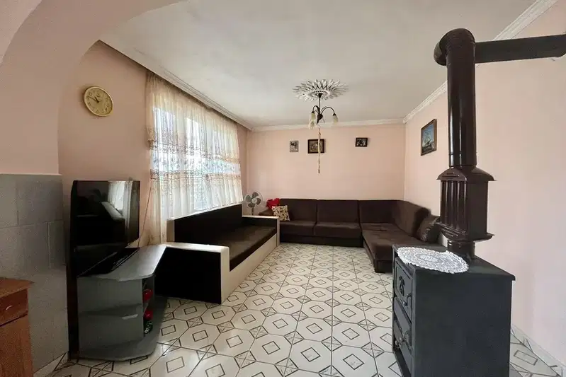 Къща в Русе, с. Кошарна