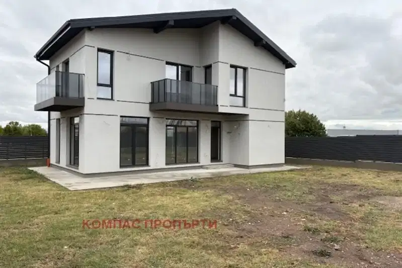 House in област София, Elin Pelin