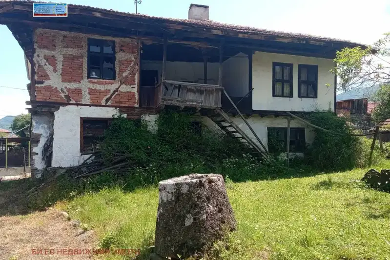 Къща в София, Етрополе
