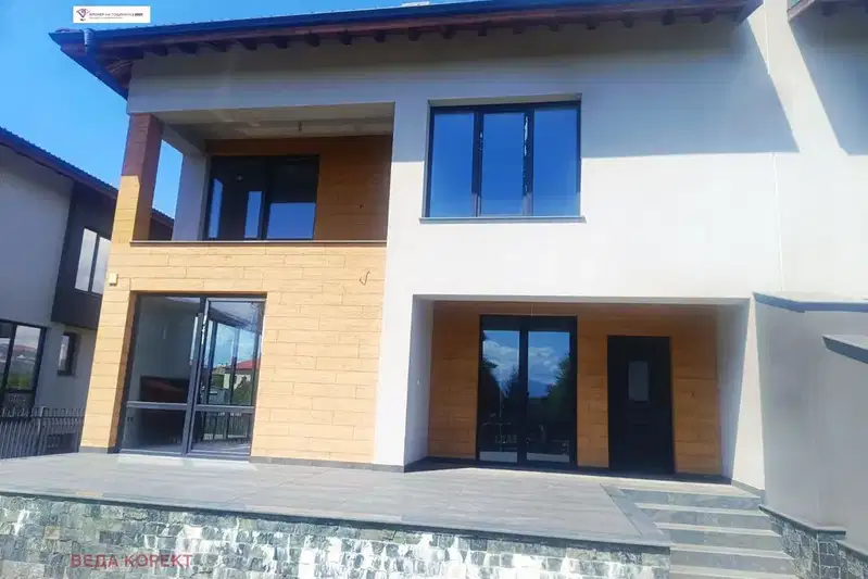 House in област София, Kostinbrod