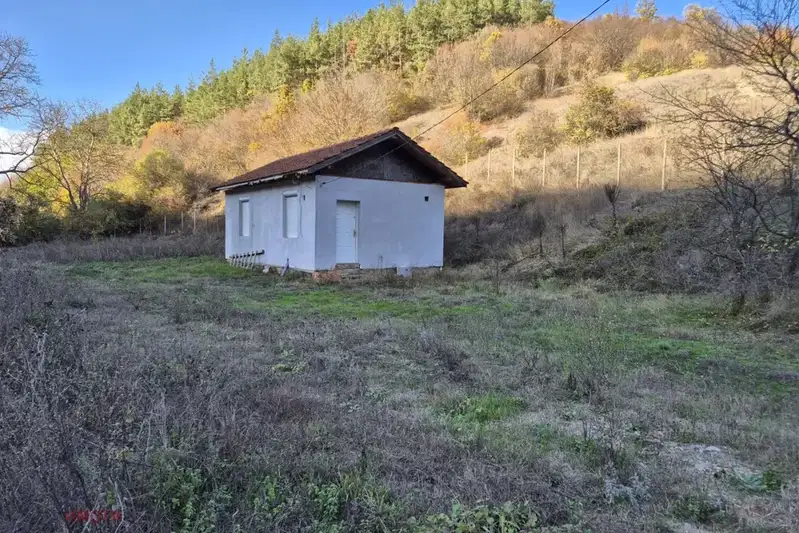 Къща в София, с. Голема Раковица