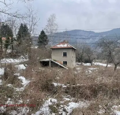 Photo 2 — House in област София, Lukovo