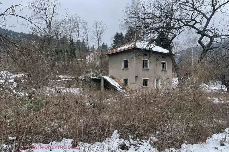 House in област София, Lukovo