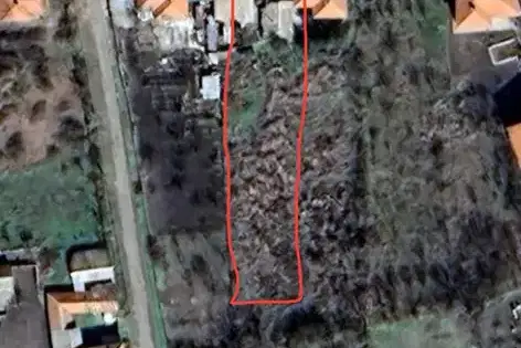 Къща с гараж в с. Целина, област Стара Загора