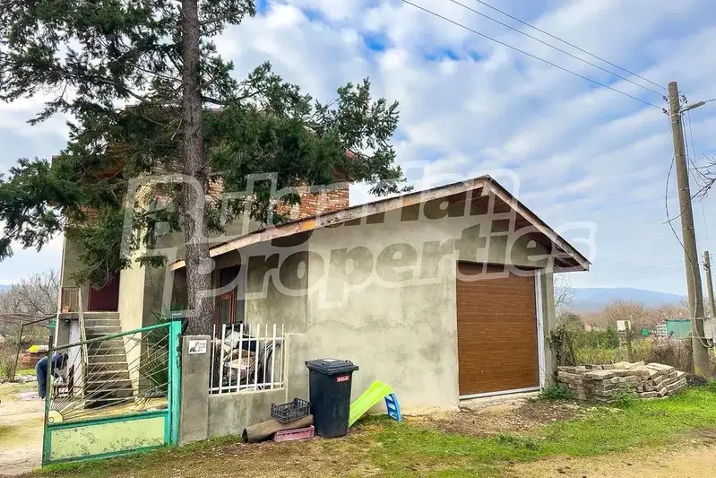 Къща във Варна, с. Дюлино