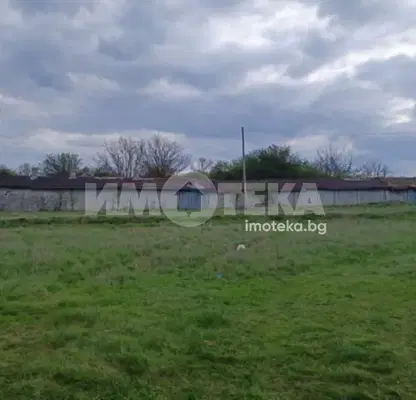 Photo 3 — 3-room house in Oborishte village, Varna region, with large yard