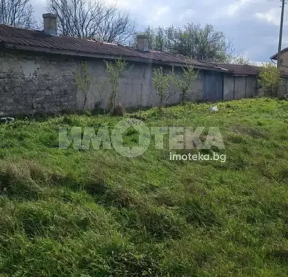Photo 4 — 3-room house in Oborishte village, Varna region, with large yard