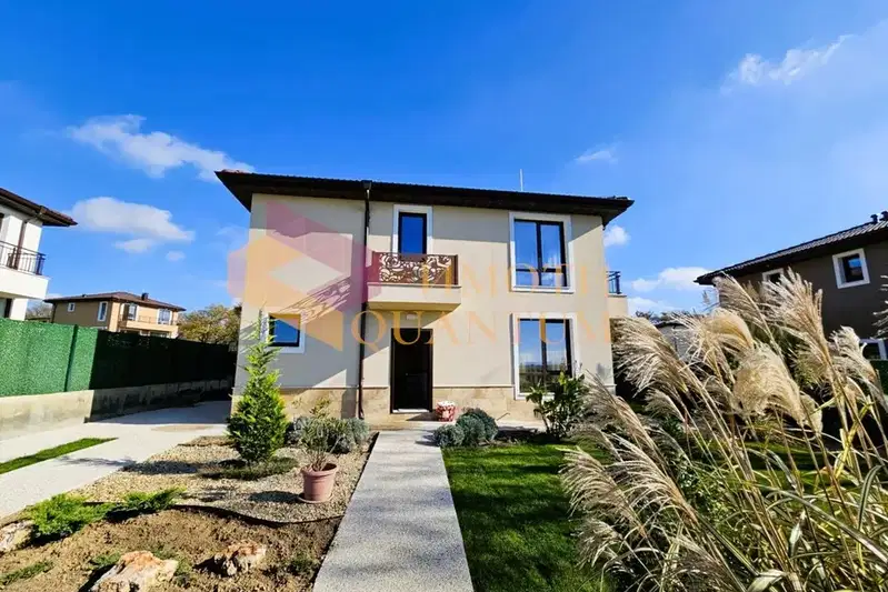 House in Varna, Priselci