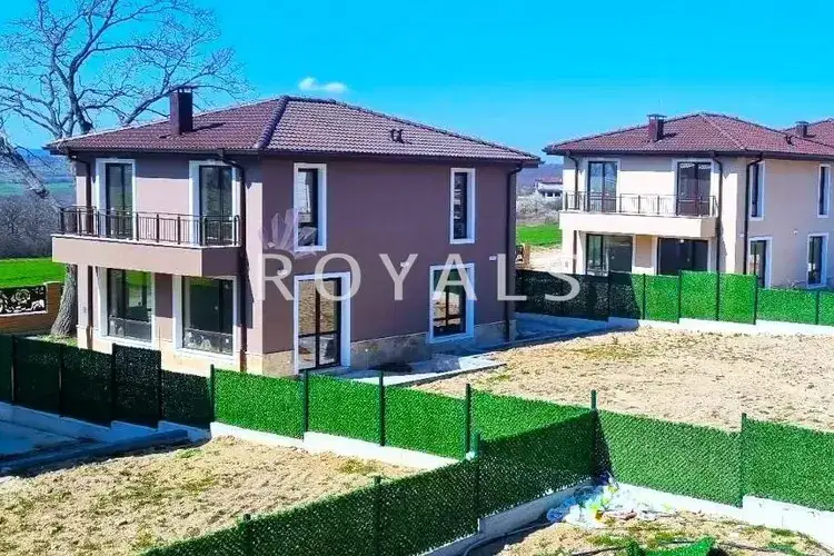 House in Varna, Priselci