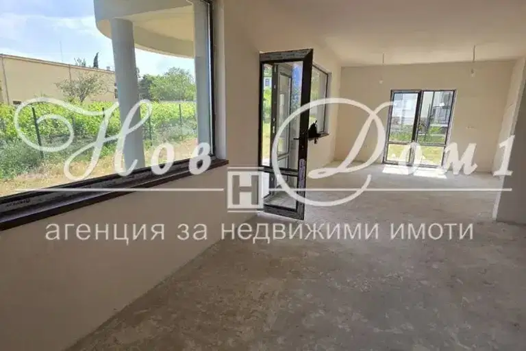 House in Oblast Varna, Ravna Gora