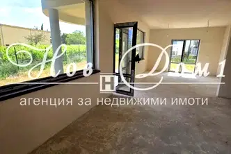 Къща във Варна, с. Равна гора