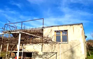 Къща във Варна, с. Здравец