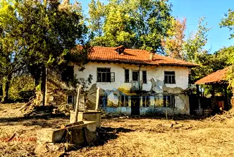 Къща във Велико Търново, с. Балван