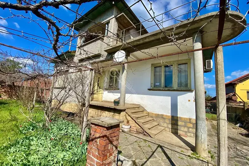 Къща във Велико Търново, с. Бутово