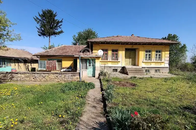 Къща във Велико Търново, с. Дъскот