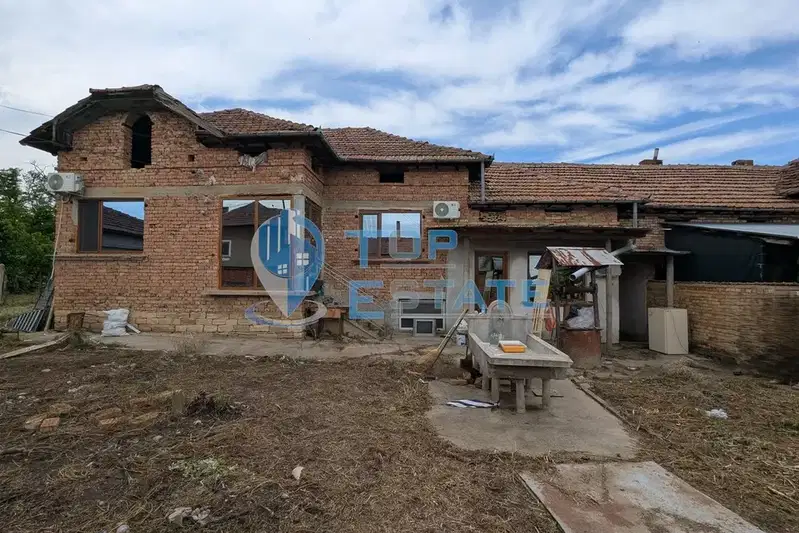Къща във Велико Търново, с. Караисен