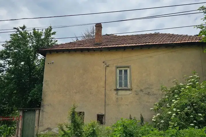 Къща във Велико Търново, с. Караисен