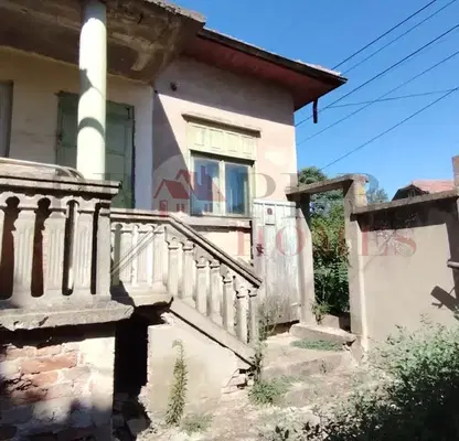 Снимка 2 — Къща във Велико Търново, с. Караисен