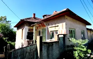 Къща във Велико Търново, с. Караисен
