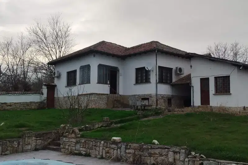 Къща във Велико Търново, с. Каранци