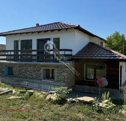 Photo 2 — House in Oblast Veliko Tyrnovo, Kypinovo