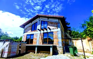 Къща във Велико Търново, с. Лесичери
