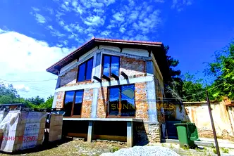 Къща във Велико Търново, с. Лесичери