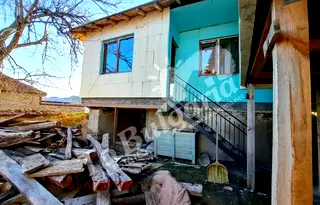 Къща във Велико Търново, с. Пчелище