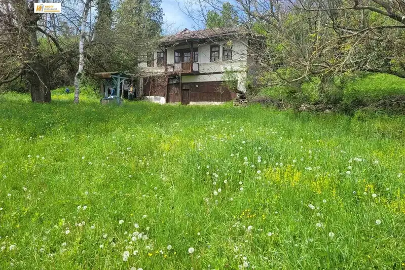 Къща във Велико Търново, с. Плаково