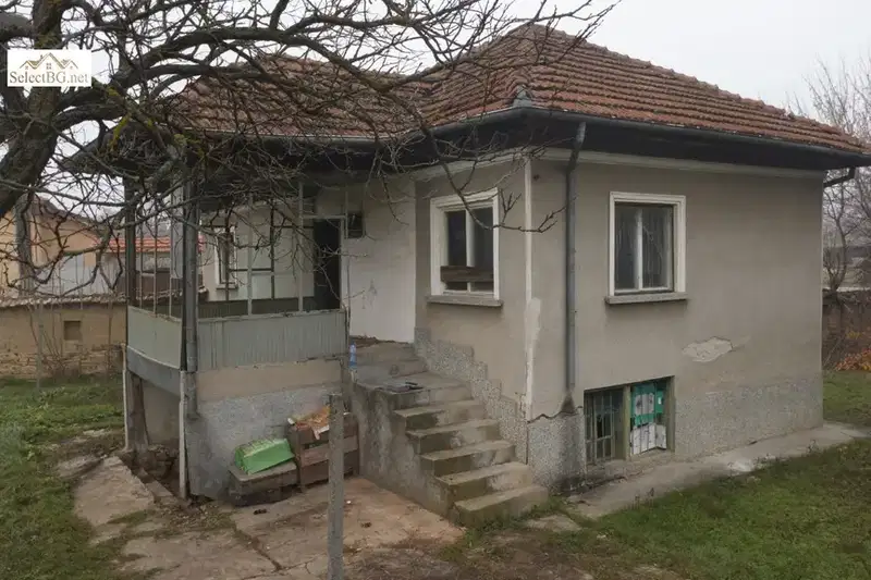 Къща във Велико Търново, с. Ресен