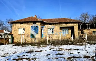 Къща във Велико Търново, с. Страхилово