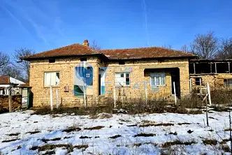 Къща във Велико Търново, с. Страхилово