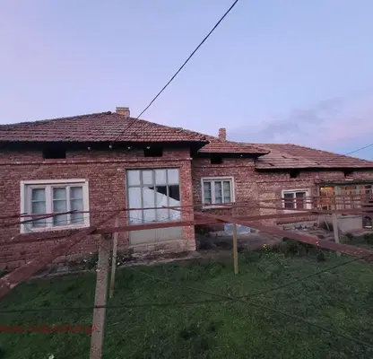 Снимка 2 — Къща във Велико Търново, с. Страхилово