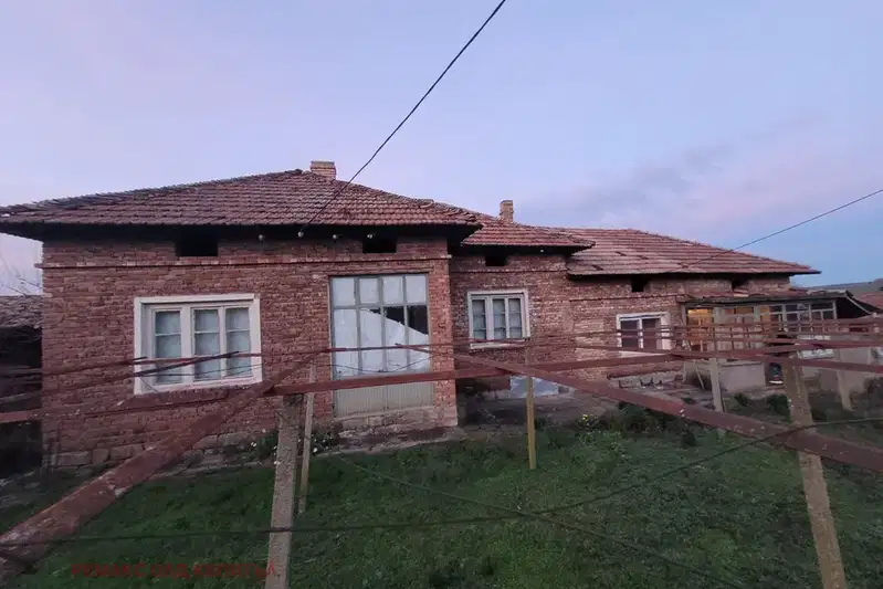 Къща във Велико Търново, с. Страхилово