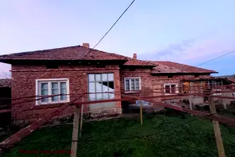 Къща във Велико Търново, с. Страхилово