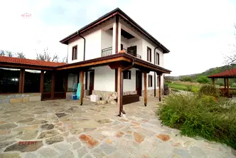 Къща във Велико Търново, с. Войнежа