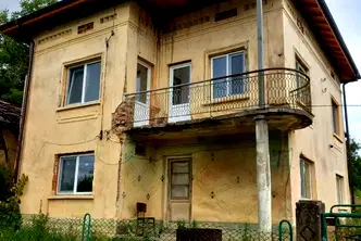 Къща във Враца, с. Долна Кремена