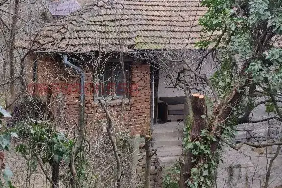 Къща във Враца, с. Лютиброд