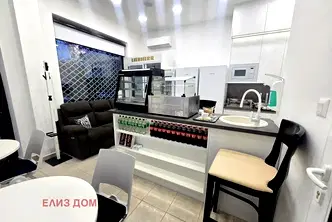 Магазин във Варна, Лятно кино Тракия