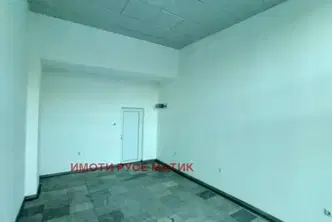 Магазин в Русе, Широк център