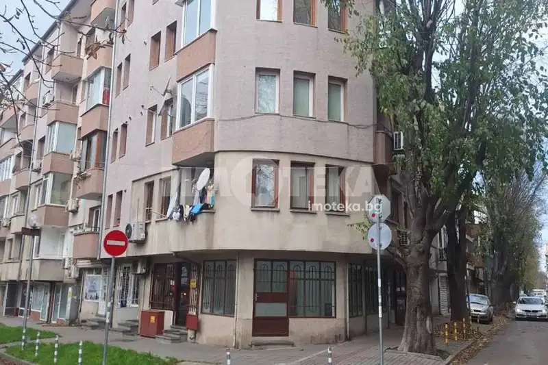 Shop in Varna, Zimno Kino Trakiya