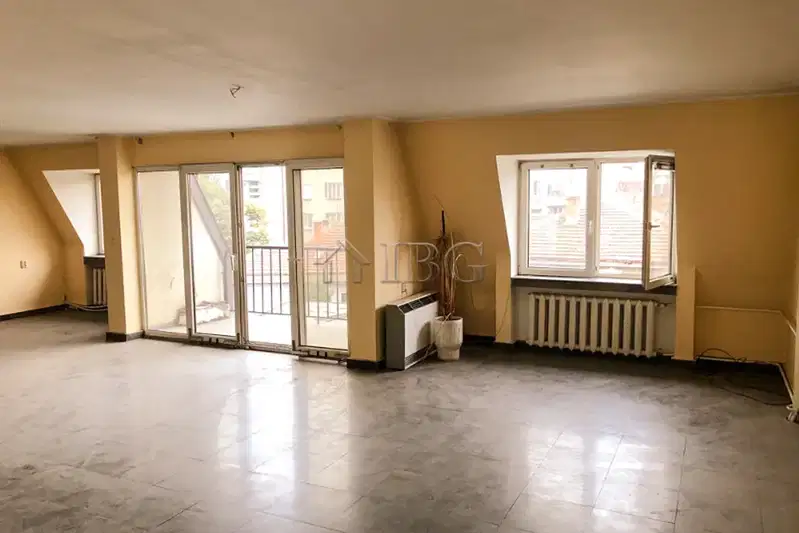 Многостаен апартамент в Русе, Център