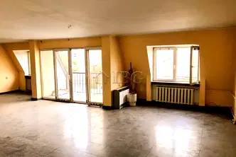 Многостаен апартамент в Русе, Център