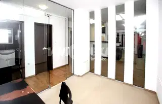 Офис в София, Бъкстон
